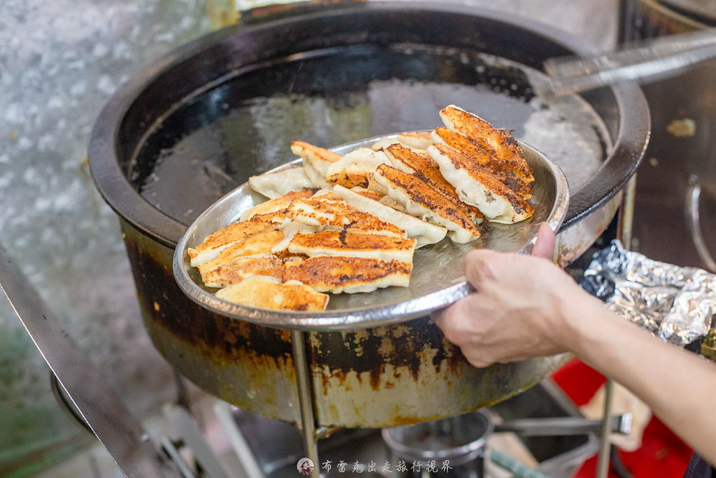 曾家鍋貼煎包,慶安宮老店鍋貼,曾家鍋貼店,慶安宮鍋貼,曾家鍋貼,曾家鍋貼店的菜單,基隆曾家鍋貼,曾家鍋貼店的評論,基隆慶安宮美食,基隆曾記鍋貼,基隆 鍋貼,基隆鍋貼,基隆廟口鍋貼,媽祖廟鍋貼,基隆慶安宮鍋貼,基隆 曾記鍋貼,曾家鍋貼店菜單,慶安宮老店鍋貼的圖片,基隆鍋貼推薦 @布雷克的出走旅行視界