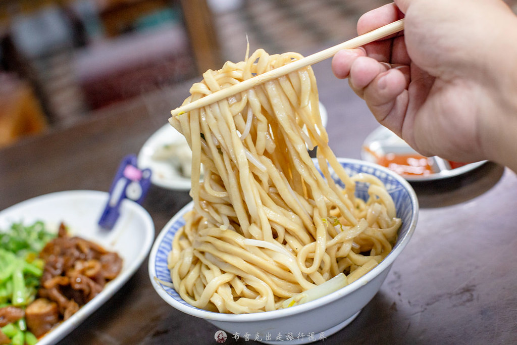 老張麵店菜單,老張麵食館,嘉義麵店滷味,老張麵店營業時間,嘉義古早味麵店,嘉義老張麵店,老張麵店的菜單 @布雷克的出走旅行視界