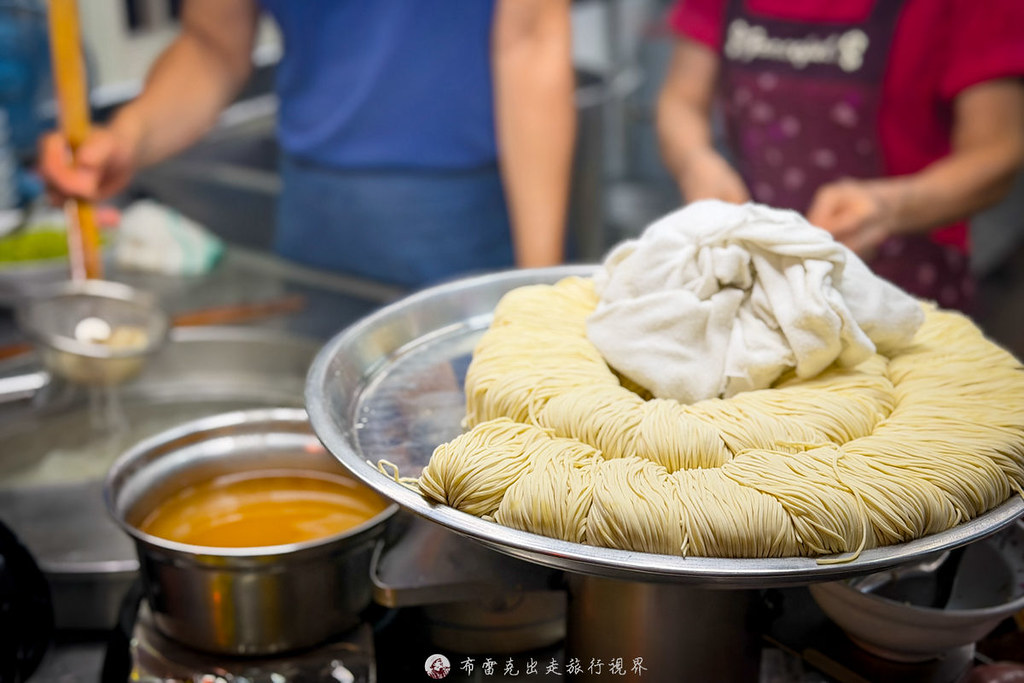 家鄉碳烤香雞排,士林夜市雞排,碳烤雞排,士林夜市排隊美食,捷運劍潭站美食,士林夜市排隊小吃 @布雷克的出走旅行視界